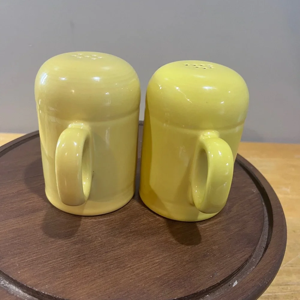 Vtg Fiesta Yellow Range Salt and Pepper Shakers Set‎ MCM Ceramic HLC USA
